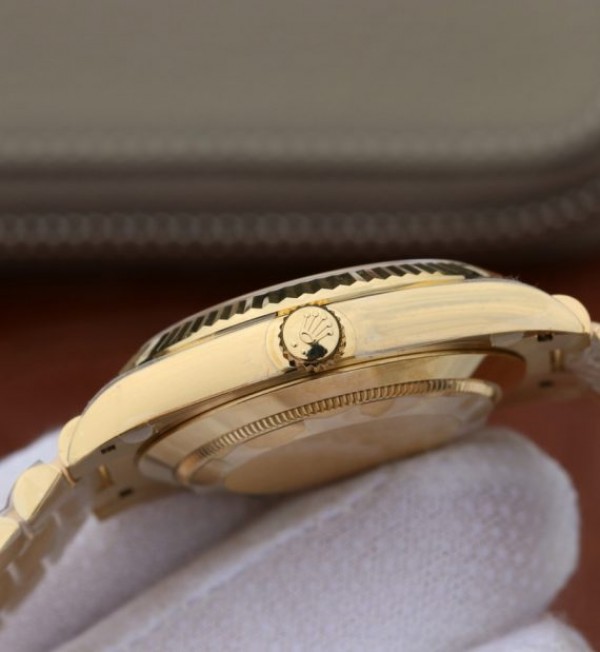 Replica Rolex Day-Date 40mm 228238 YG Noob YG Dial Lume Markers YG Bracelet A3255