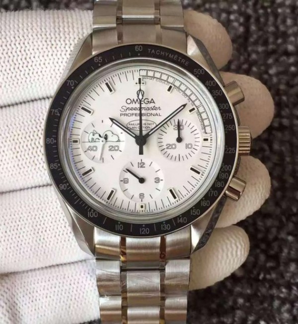Replica Omega Speedmaster Snoopy White Dial SS Bracelet Manual Winding Chrono Movement