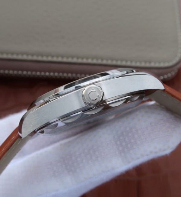 Replica Omega XF Aqua Terra Master White Textured Dial Orange Hands Leather A8900