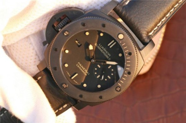 Replica Panerai PAM607 XF Left Handed Real Ceramic Black Leather Strap P9000