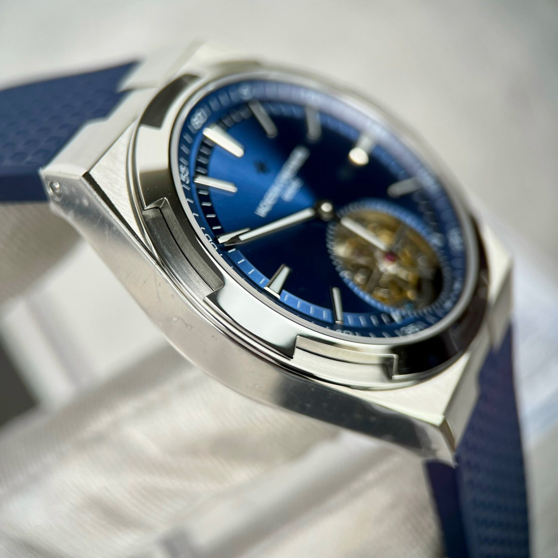 Vacheron Constantin 6000V Replica 1:1 Watch Blue 42.5mm