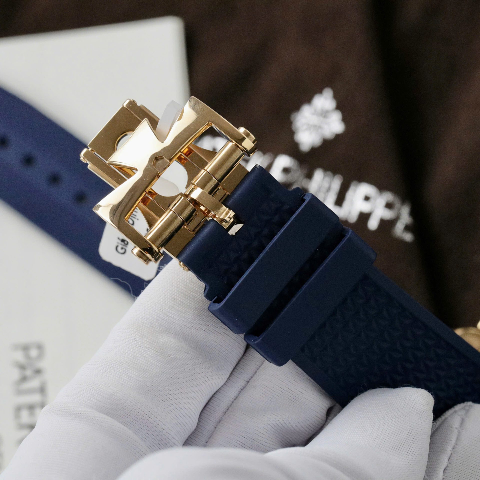 Vacheron Constantin Overseas 4500V Dial Blue Best Replica Watch Gold Wrapped 41mm