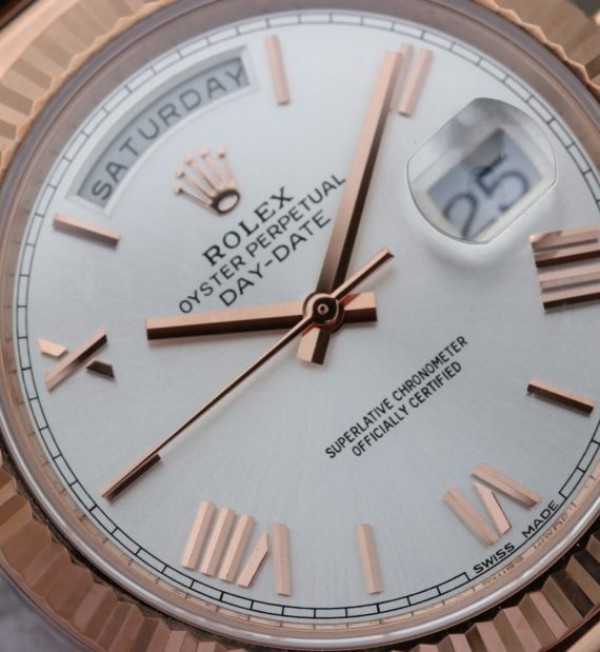 Replica Rolex Day-Date 40mm 228235 RG Noob Silver Dial Roman Markers RG President Bracelet A3255