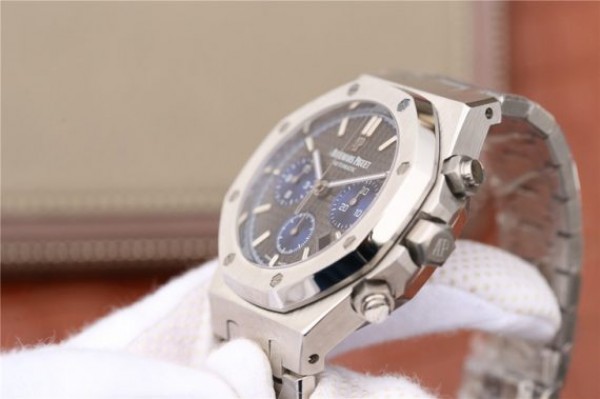 Replica Audemars Piguet Royal Oak Chronograph SS JHF Gray/Blue Dial SS Bracelet A7750