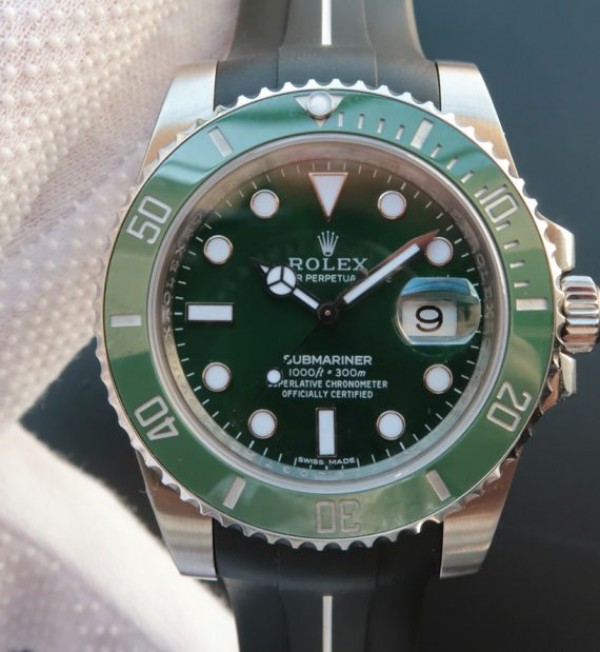 Replica Rolex Submariner 116610 LV Green Ceramic Noob V7 Black Rubber Strap A3135