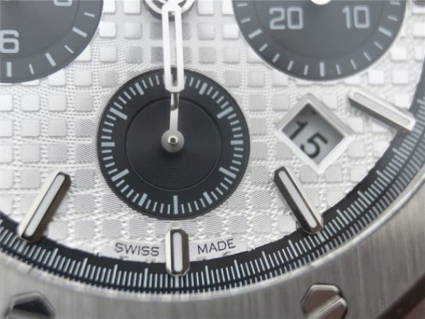 Replica Audemars Piguet Royal Oak Chronograph SS JHF White/Black Dial SS Bracelet A7750