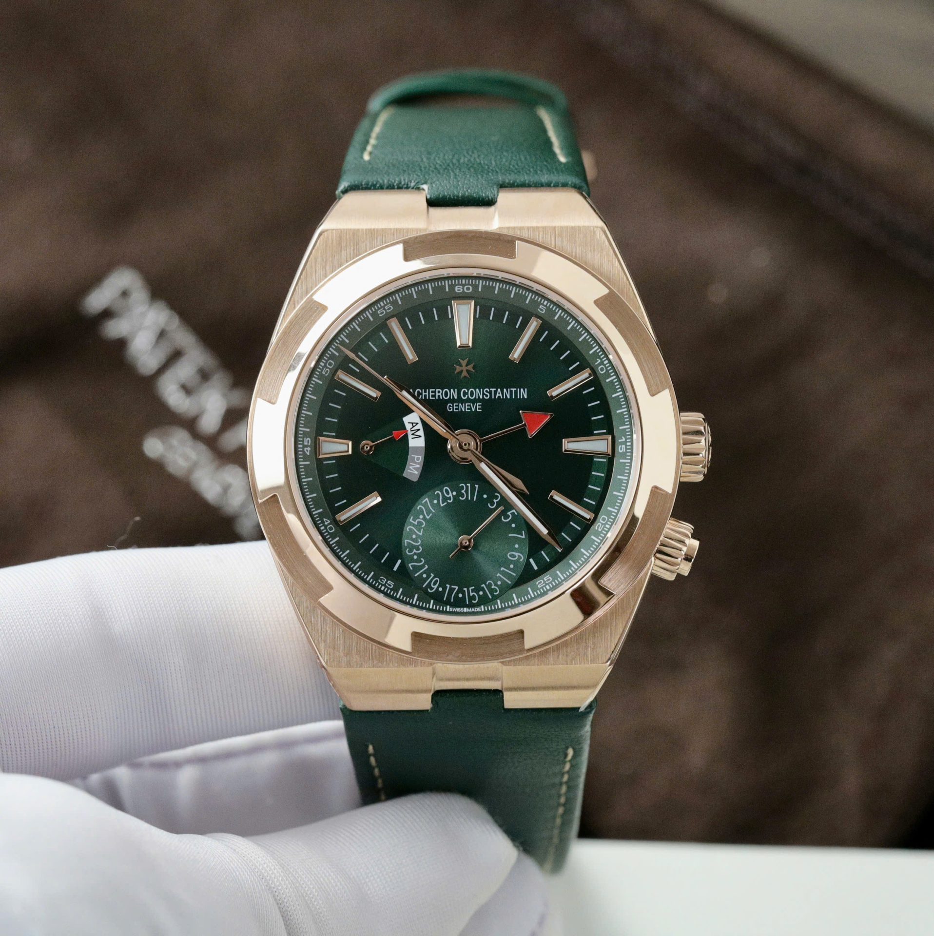 Vacheron Constantin Overseas Dual Time 7900V Replica 11 Watch Green 41mm