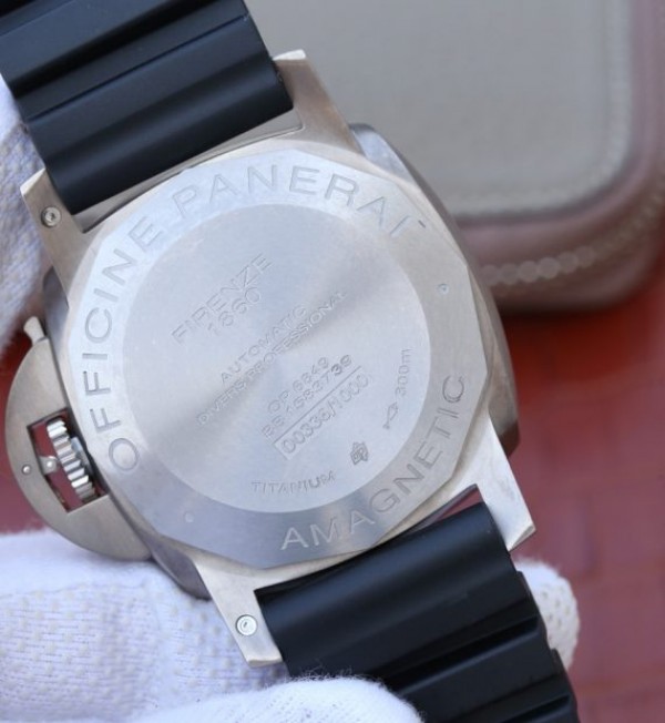 Replica Panerai VSF PAM389 Black Rubber Strap P.9000