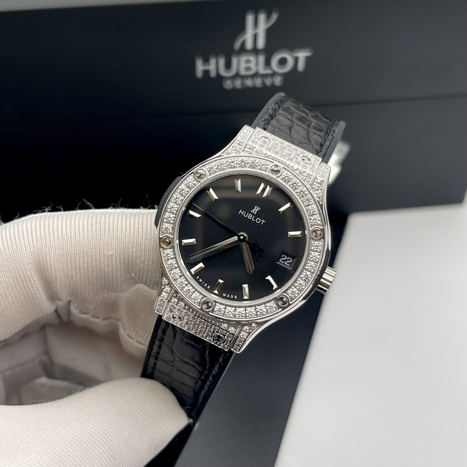 Hublot Classic Fusion Replica Watches Womens Black Dial HB Factory 33mm