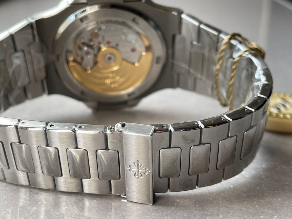 Replica PATEK PHILIPPE Nautilus 5711/1A PPF 1:1 Best Edition Green Textured Dial T Diamonds Bezel on SS Bracelet 324CS V4