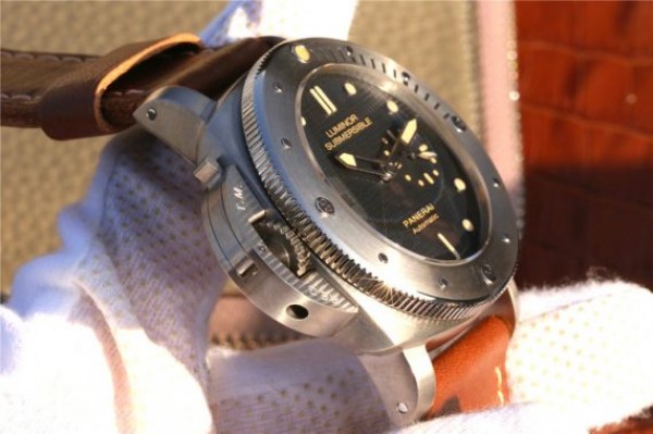 Replica Panerai PAM569 Titanium XF Brown Thick Leather Strap P9000