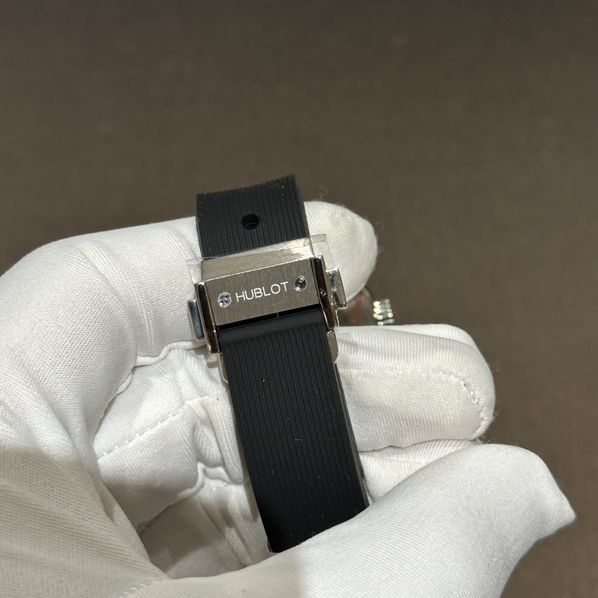 Hublot Replica Watch With Moissanite Diamonds Rubber Strap 33mm