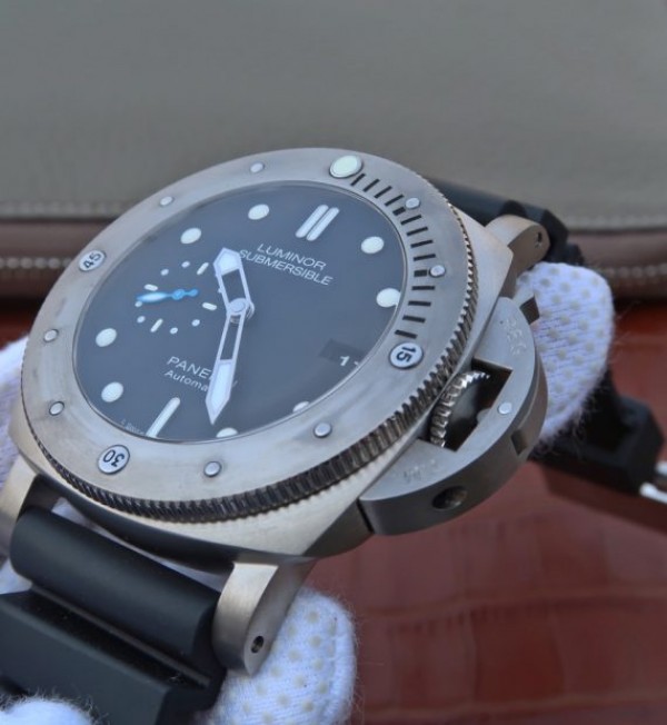 Replica Panerai ZF PAM1305 Titanium Black Dial Rubber Strap P.9010