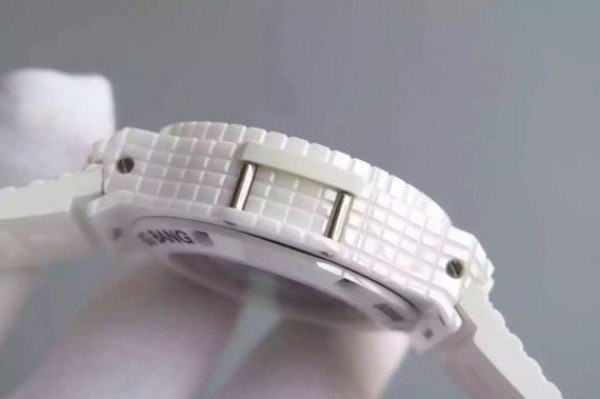 Replica Hublot Big Bang Caviar Chrono 44mm White Ceramic White Dial Rubber Strap A7750