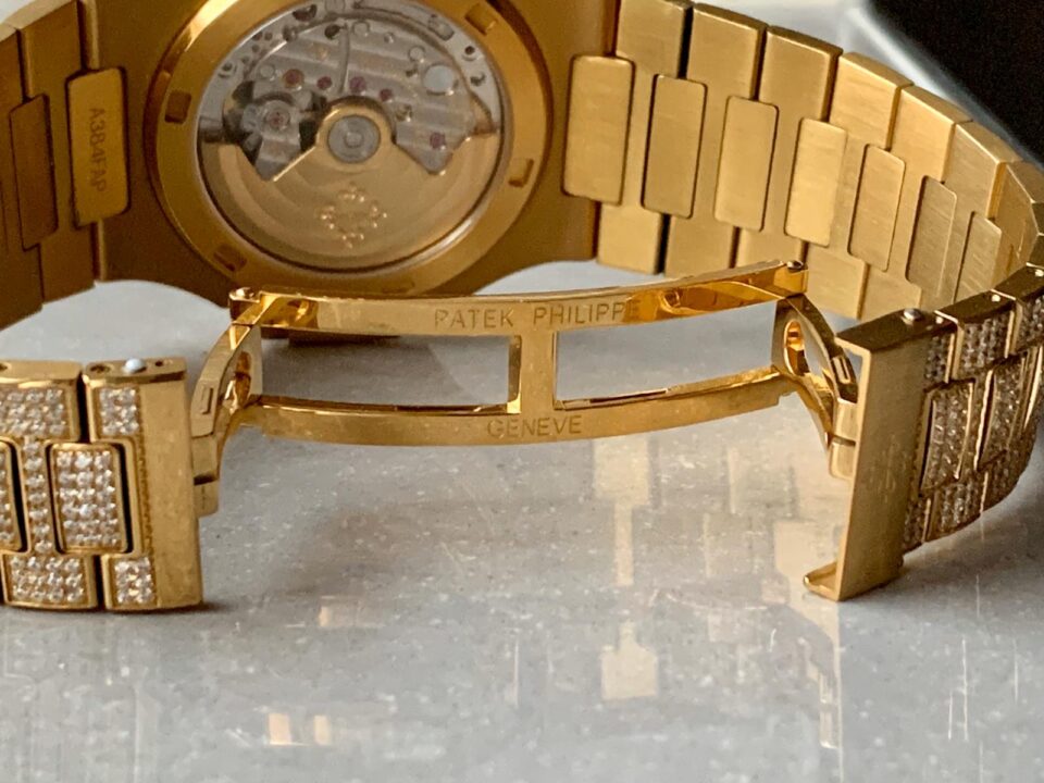 Replica PATEK PHILIPPE ICED Nautilus Jumbo 5711 YG TWF Full Paved Diamonds Dial Case and Bracelet A324