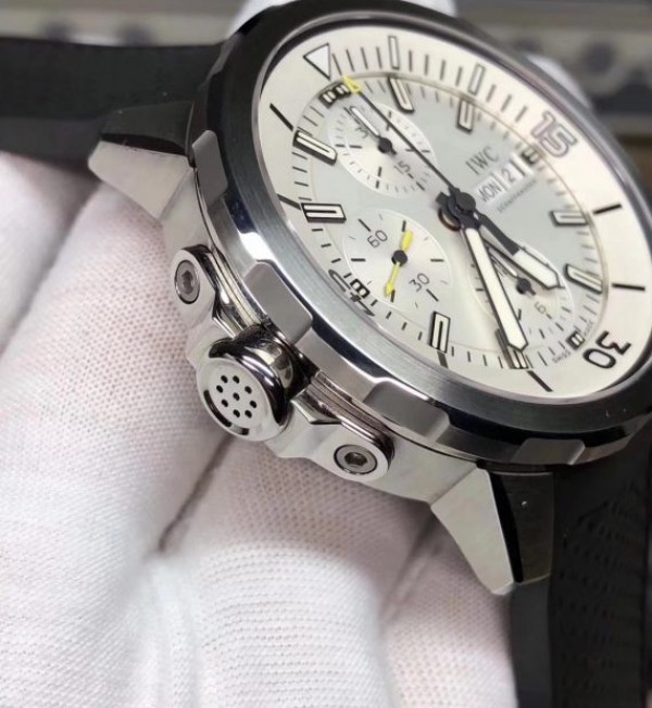 Replica IWC V6 Aquatimer Chrono IW3768 White Dial SS Bracelet A7750