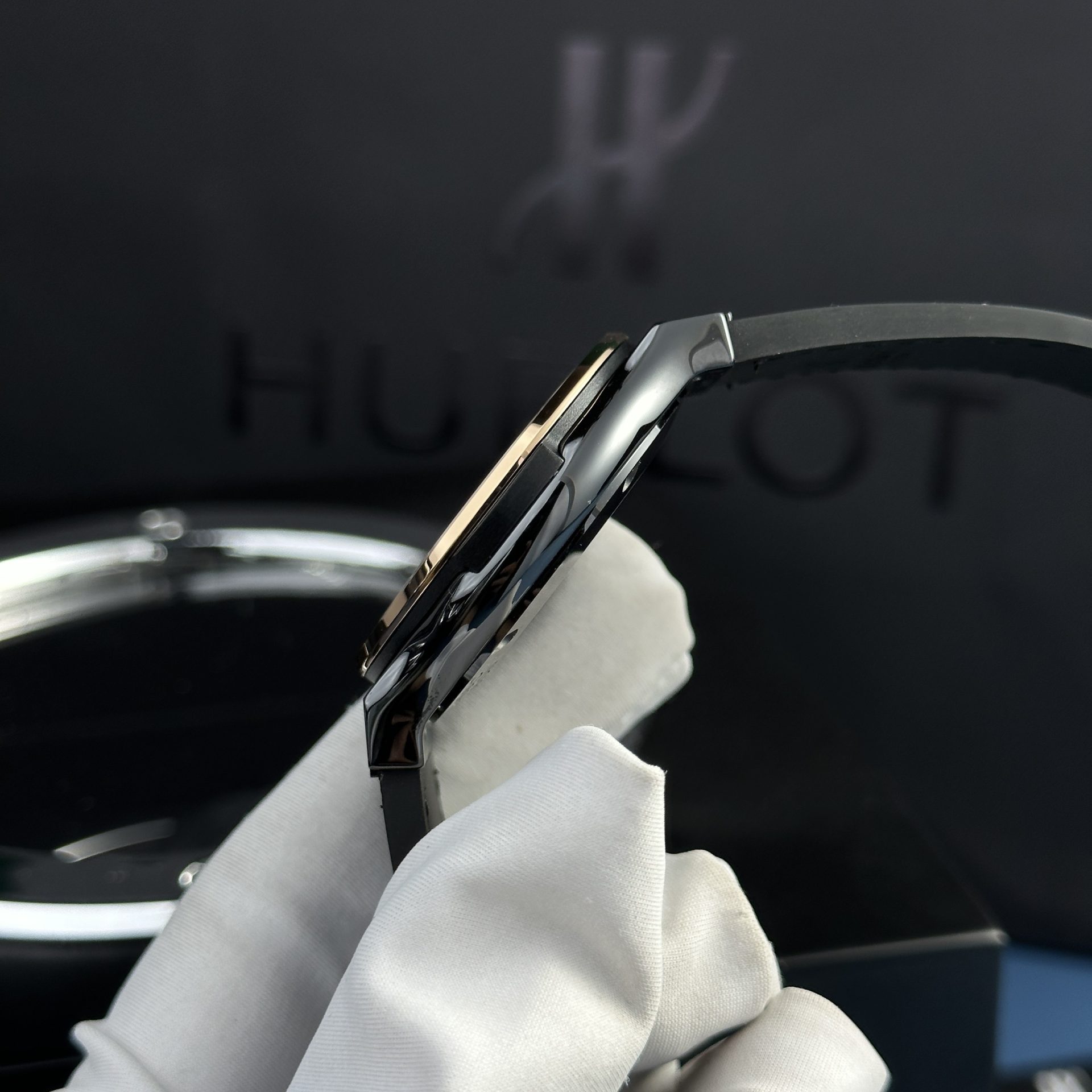 Hublot Best Replica Watches Classic Fusion Ceramic Demi Gold Dial Carbon 42mm