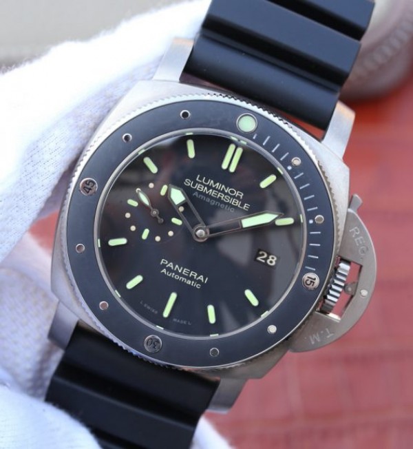 Replica Panerai VSF PAM389 Black Rubber Strap P.9000