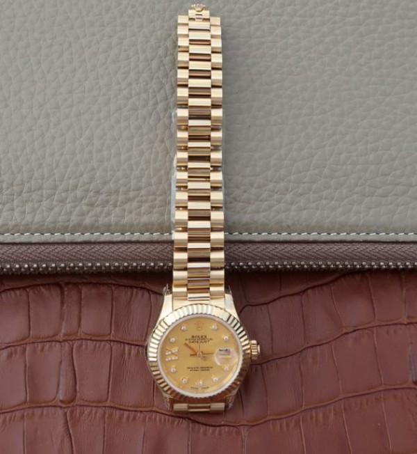 Replica Rolex DateJust 31mm Fluted Bezel RG Case RG Gold Dial A2235
