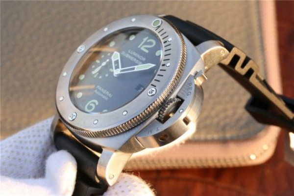 Replica Panerai PAM571 Titanium XF Black Dial Black Rubber Strap P9000