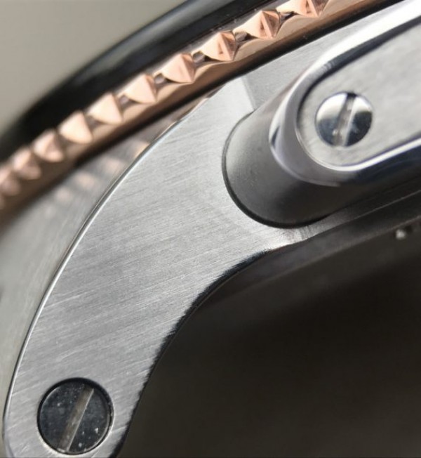 Replica Cartier JJF Calibre De Cartier Diver SS Black Dial RG Bezel Black Rubber Strap A23J