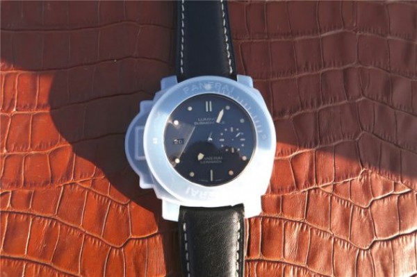 Replica Panerai PAM607 XF Left Handed Real Ceramic Black Leather Strap P9000