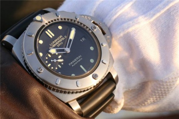Replica Panerai PAM364 Titanium XF Black Rubber Strap P9000