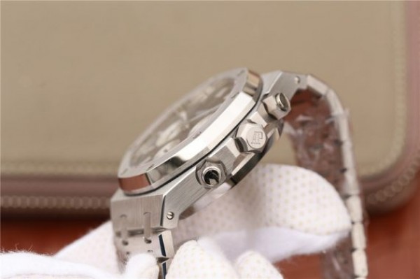 Replica Audemars Piguet Royal Oak Chronograph SS JHF Black/White Dial SS Bracelet A7750
