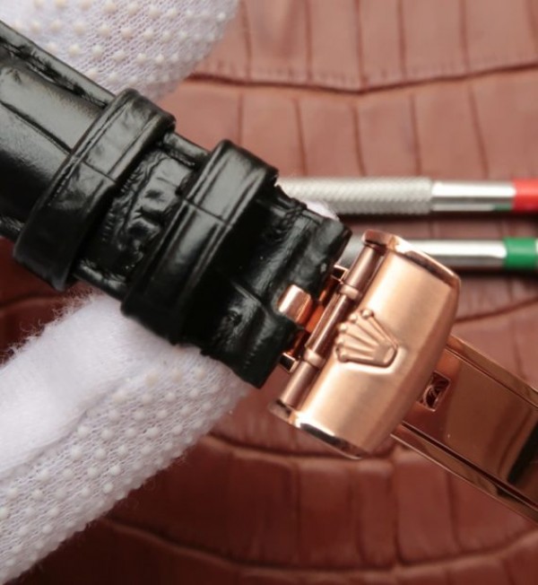 Replica Rolex Day-Date 118135 RG Silver Dial Black Leather Strap A2836