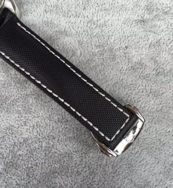 Replica Omega Speedmaster 3211 Silver Dial Black Nylon Strap A7750