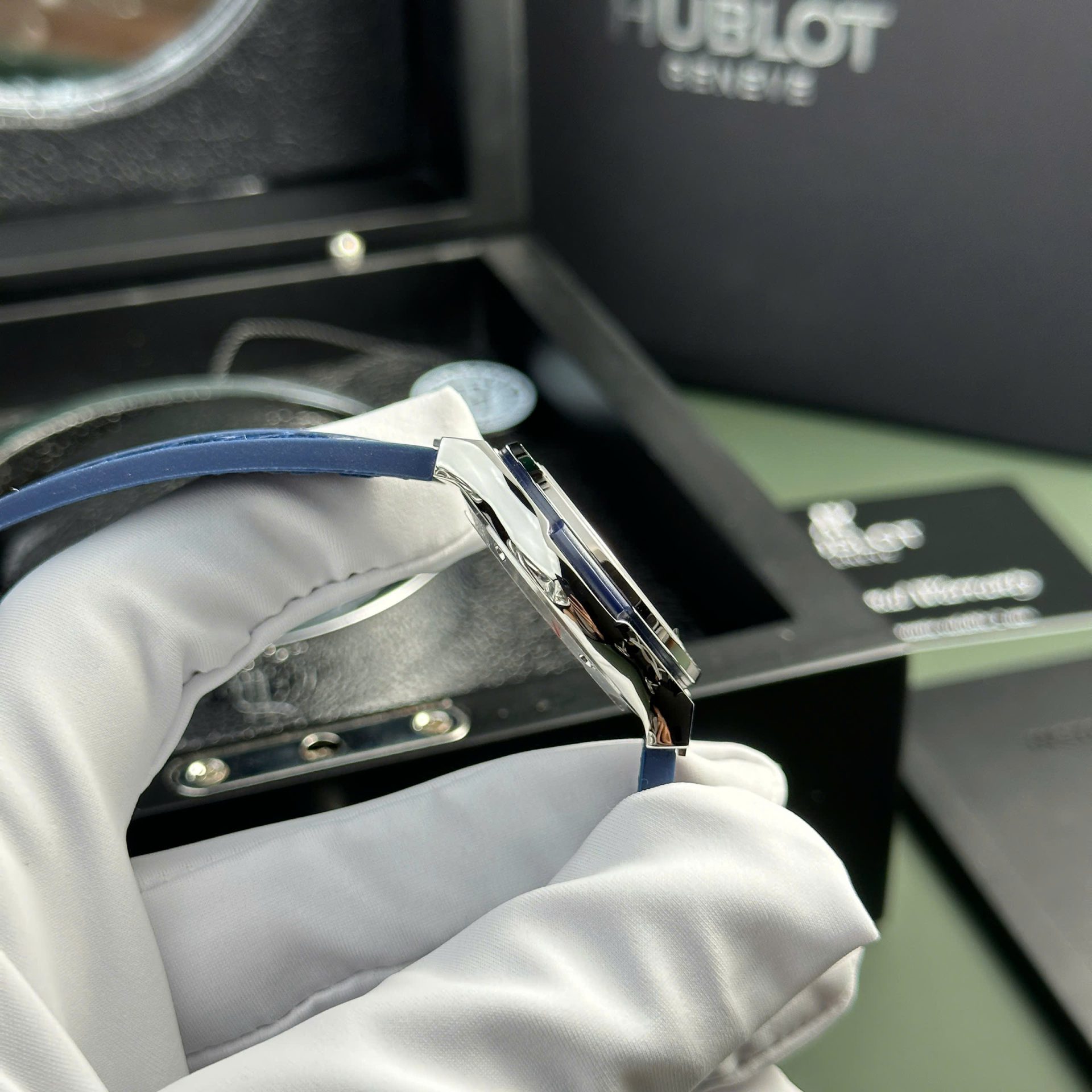 Hublot Classic Fusion Replica Watches Womens Blue HB Factory 33mm