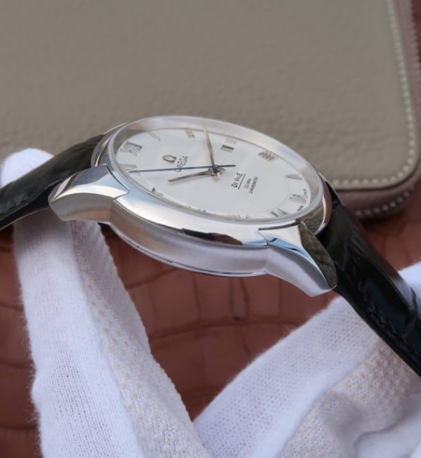 Replica Omega V6 De Ville 41mm SS White Dial Black Leather Strap A8500