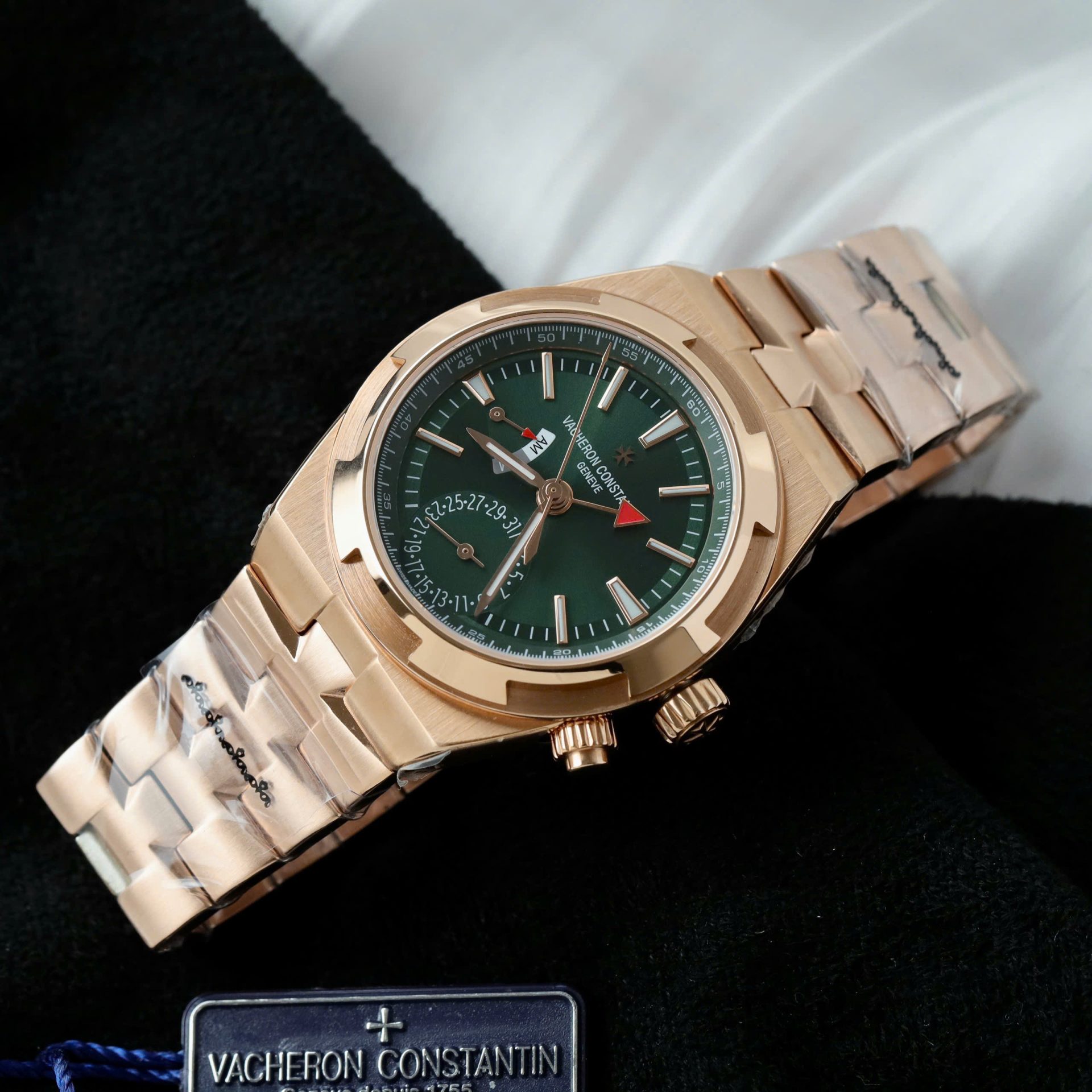 Vacheron Constantin Overseas Dual Time 7920V Replica Watch Dial Green 41mm