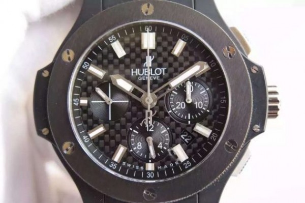 Replica Hublot Big Bang 44mm Carbon Fiber Black Gummy Strap A7750