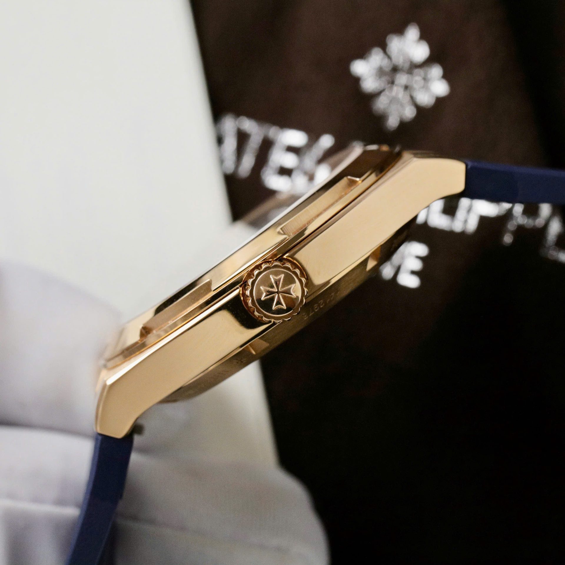 Vacheron Constantin Overseas 4500V Dial Blue Best Replica Watch Gold Wrapped 41mm