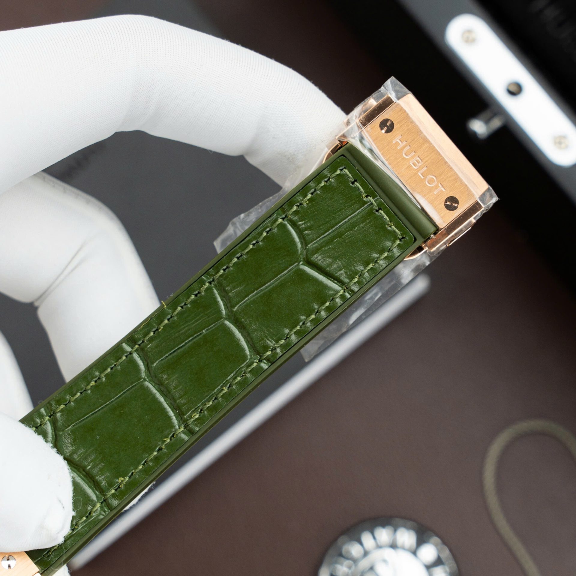 Hublot Classic Fusion King Gold Replica Watch Green Dial Movement SW300 Swiss Made 42mm