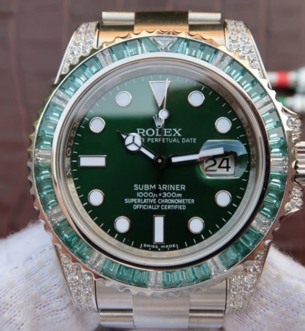 Replica Rolex Submariner 116610 LV Full Paved Diamonds Bezel Noob A2836