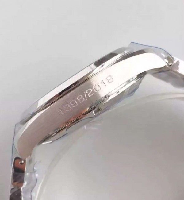 Replica Omega XF Seamaster CO-AXIAL Master PyeongChang 2018 White Dial SS Bracelet A8500