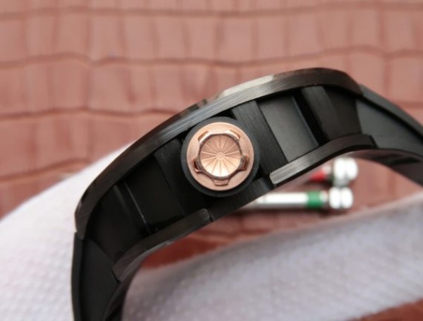 Replica Richard Mille RM 052 Skull Watch Black Ceramic Skeleton Dial Black Rubber Strap 6T51