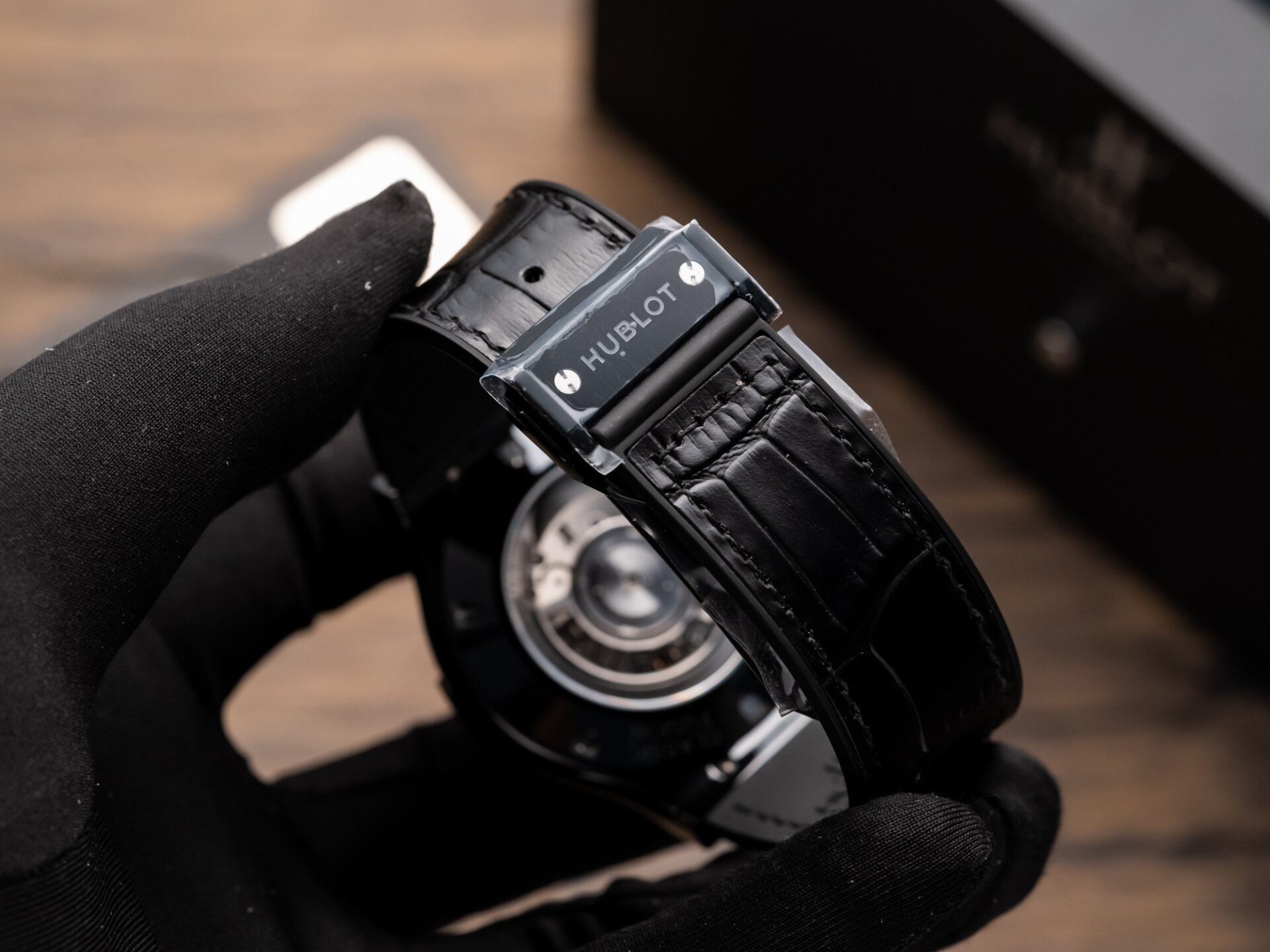 Hublot Classic Fusion Replica Watch Ceramic Carbon Dial Leather Strap GS Factory 42mm