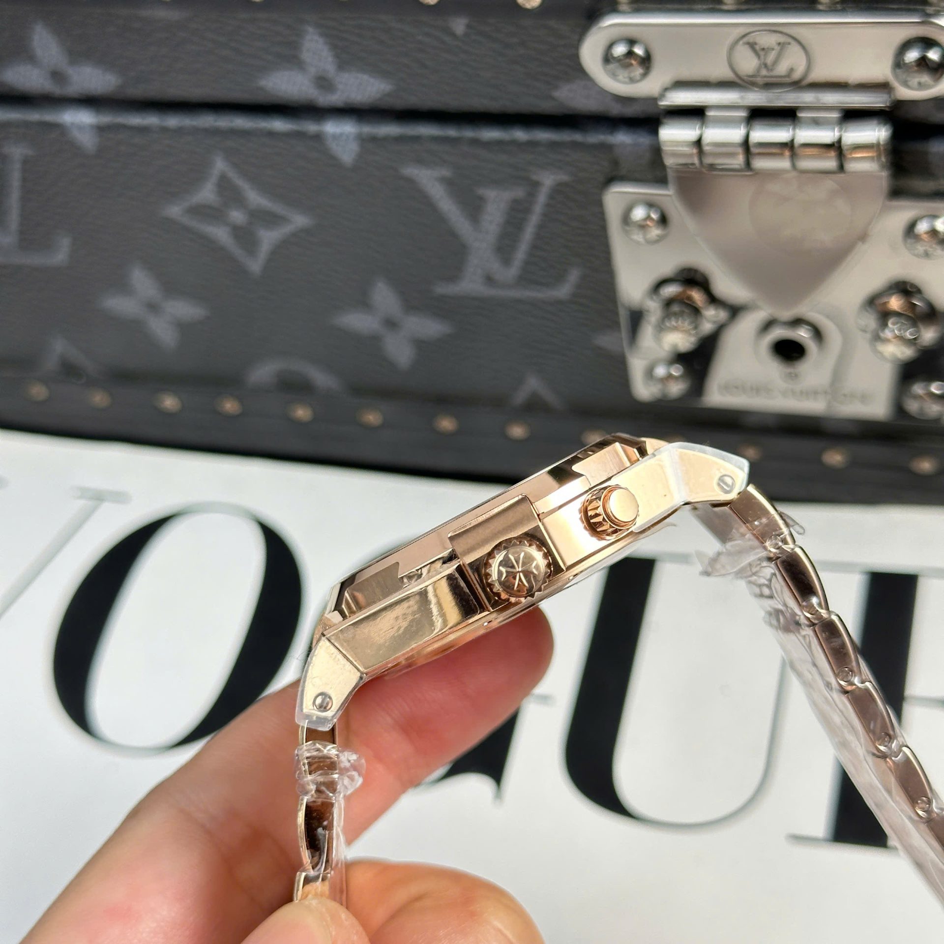 Vacheron Constantin Fake Watch Overseas Dual Time 47450 White Dial 9F Factory 42mm