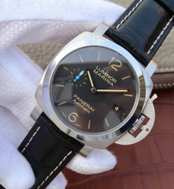 Replica Panerai ZF PAM1392 Black Dial Black Leather Strap P9010
