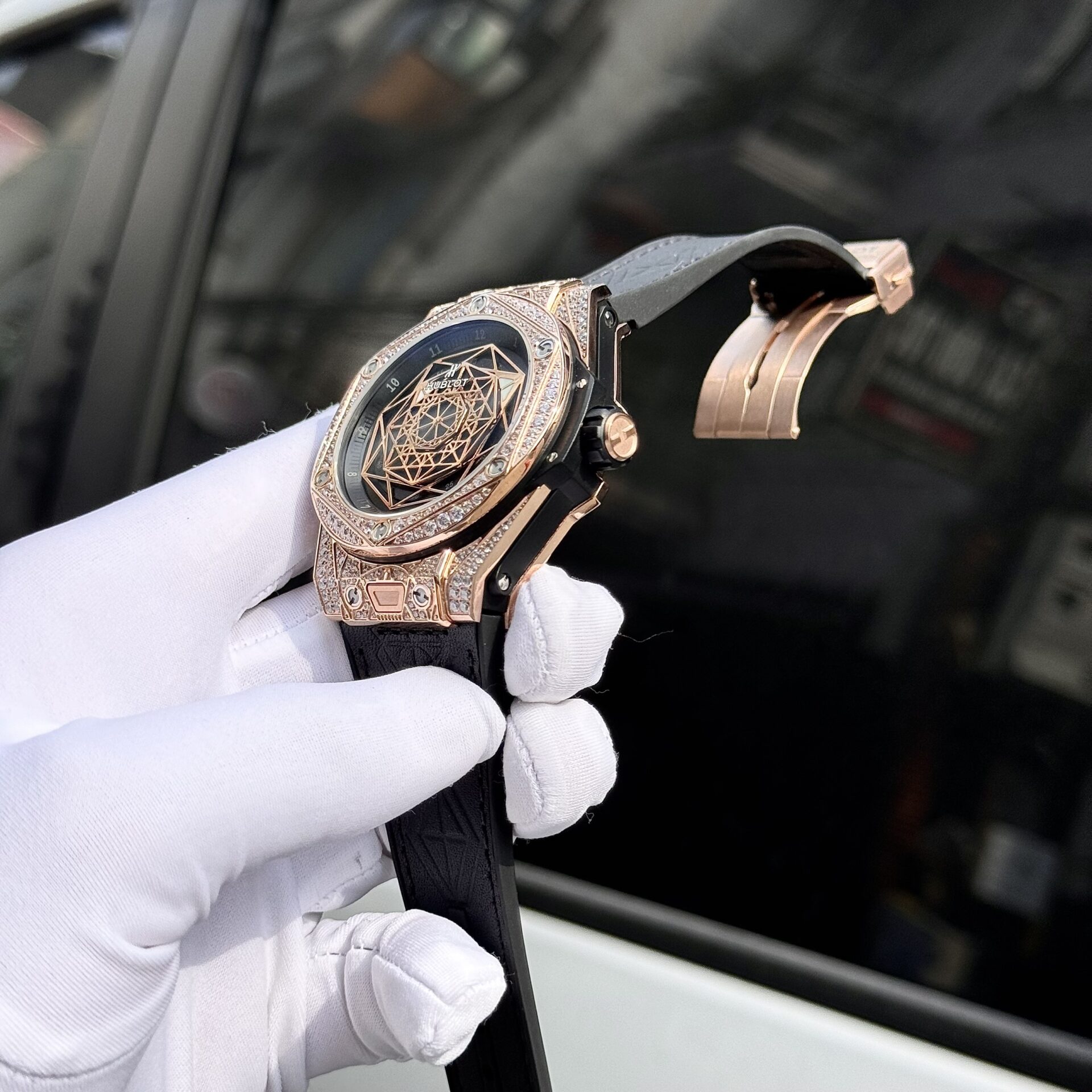 Hublot Big Bang Sang Bleu King Gold Replica Watch Diamond 44mm
