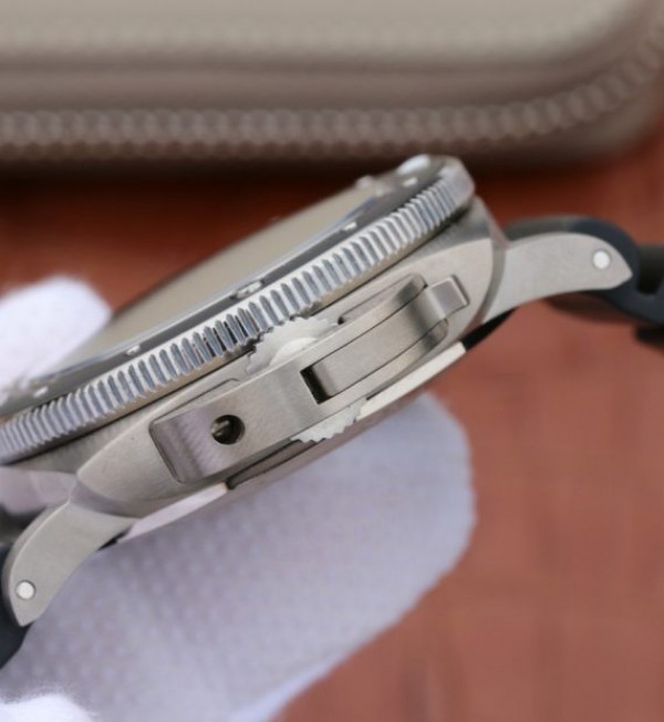 Replica Panerai XF PAM1389 Titanium Black Ceramic Bezel Rubber Strap P.9010