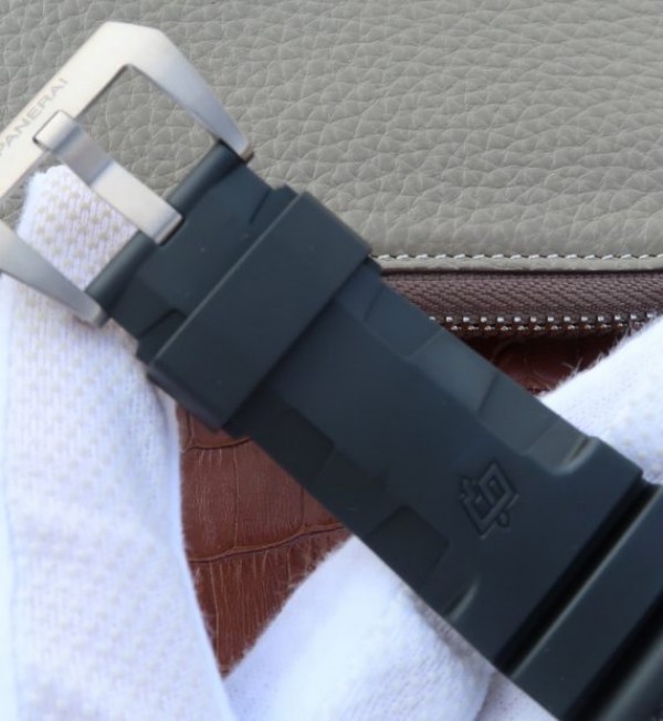 Replica Panerai XF PAM692 Titanium Blue Dial Rubber Strap P.9010