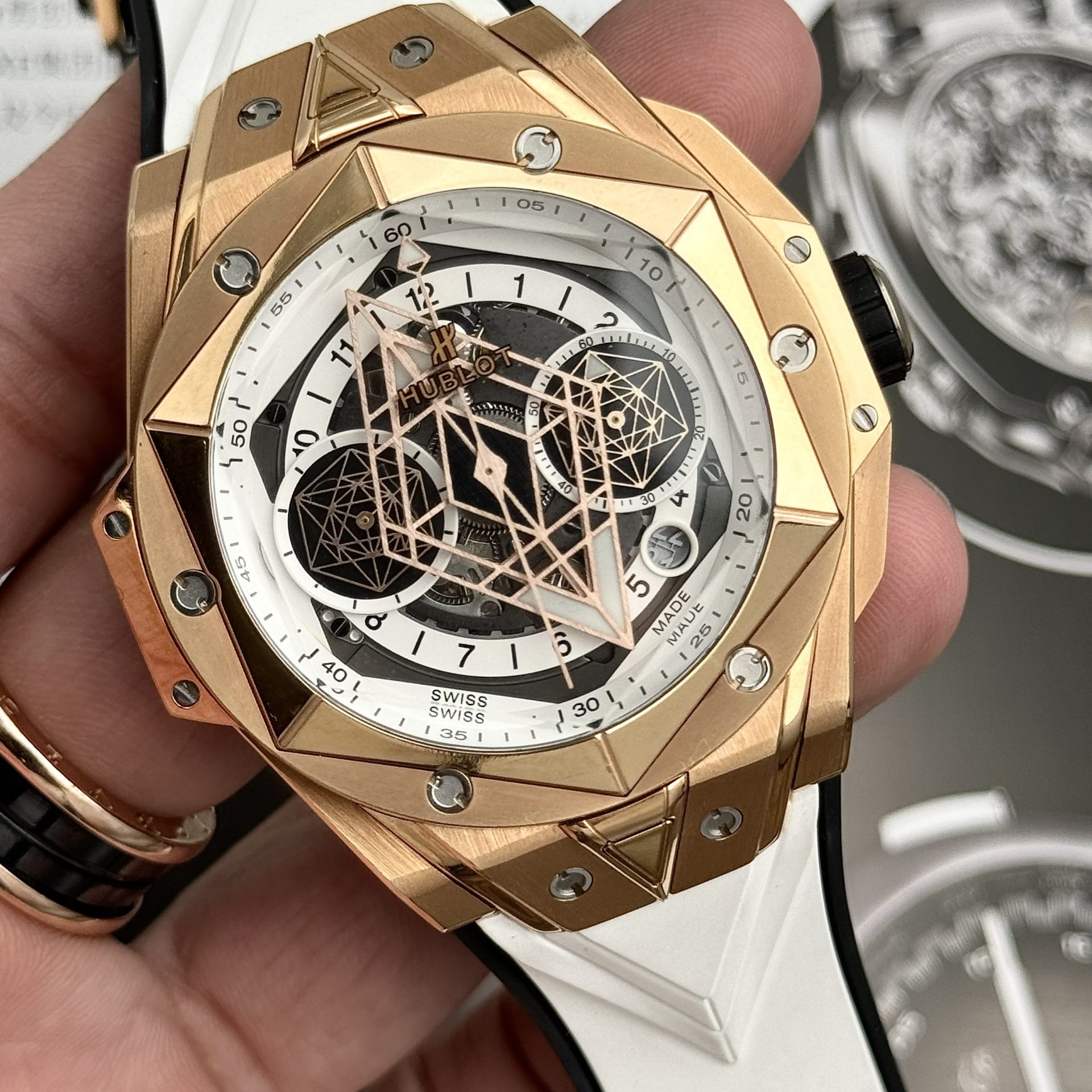 Hublot Best Replica Watch Big Bang Sang Bleu II King Gold White Dial BBF 45mm