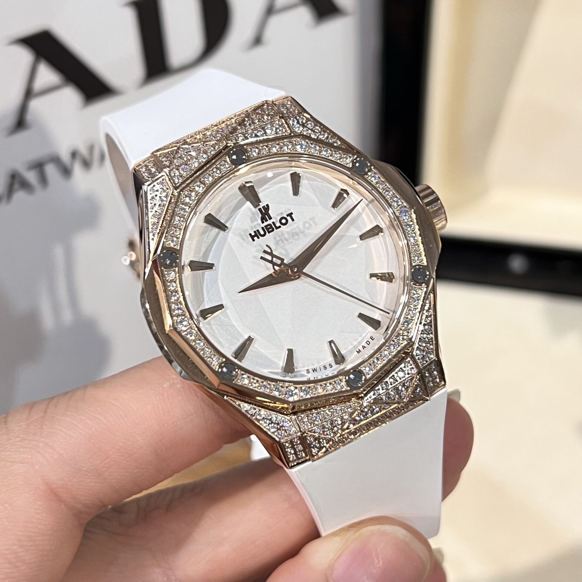 Hublot Orlinski King Gold Replica 11 Watch With Full Diamond Case White 40mm