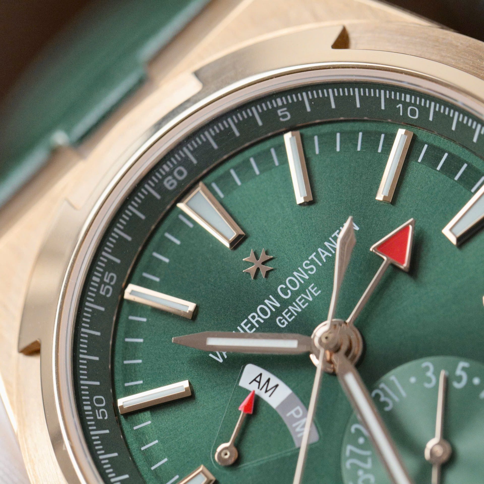 Vacheron Constantin Overseas Dual Time 7900V Replica 11 Watch Green 41mm