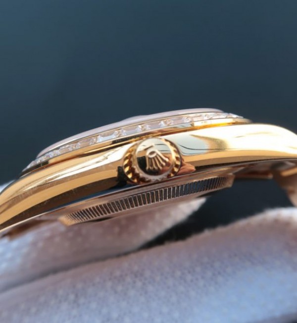 Replica Rolex Day-Date II RG Gold Dial Diamonds Bezel White/Red Crystal Markers RG Bracelet A3255