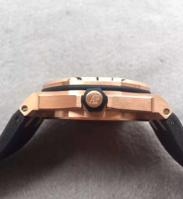 Replica Audemars Piguet Noob Royal Oak Offshore Diver 15730 RG Black Dial Rubber Strap A3120